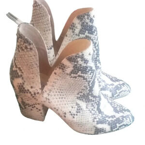 Steve Madden Snakeskin Embellished Rockstar‎ Booties Size 9